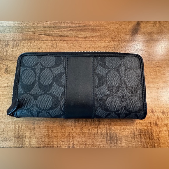 Coach Black Signature Continental Wallet with Silver Logo - Picture 2 of 3